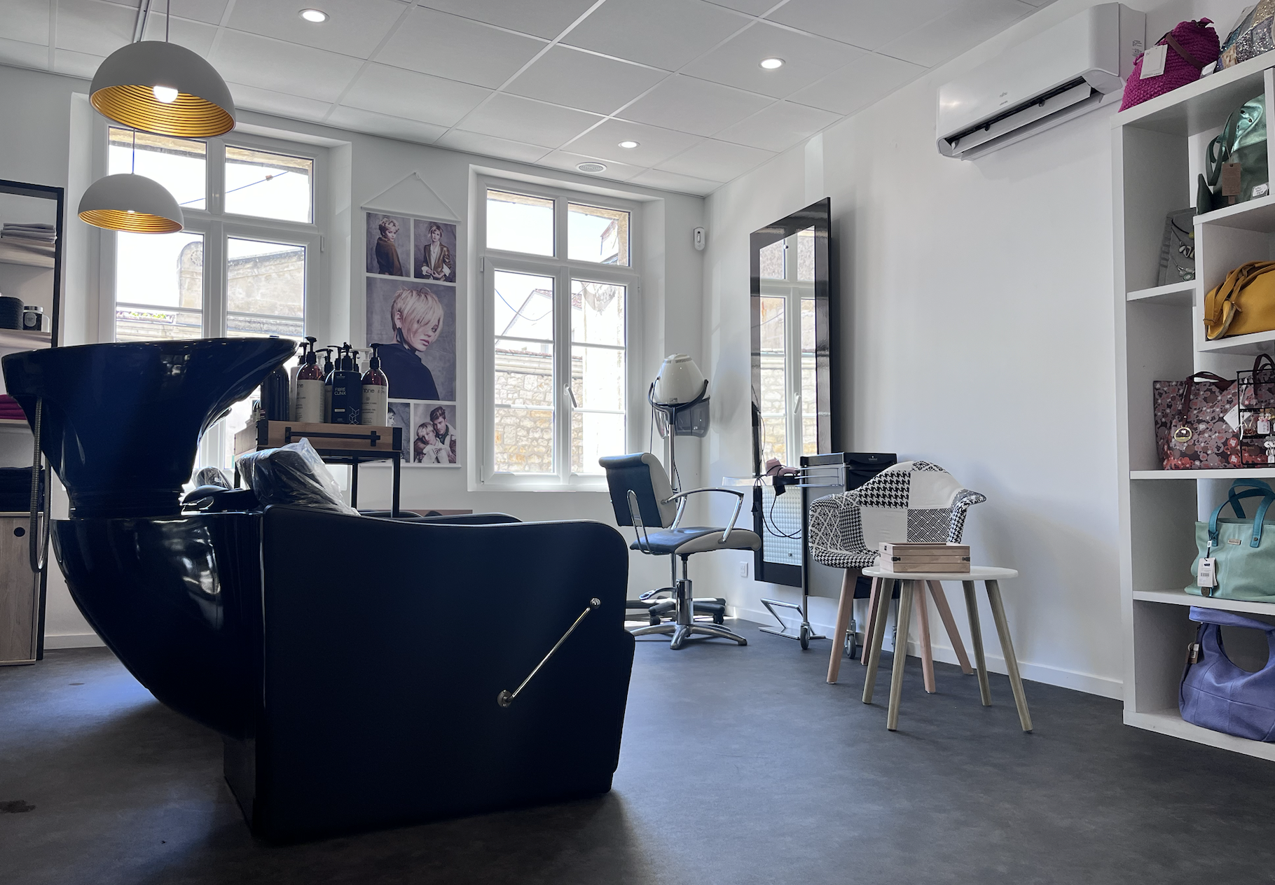 Salon de coiffure à Saintes